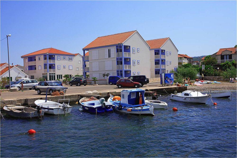Aparthotel Marina Gromela Mirce Extérieur photo